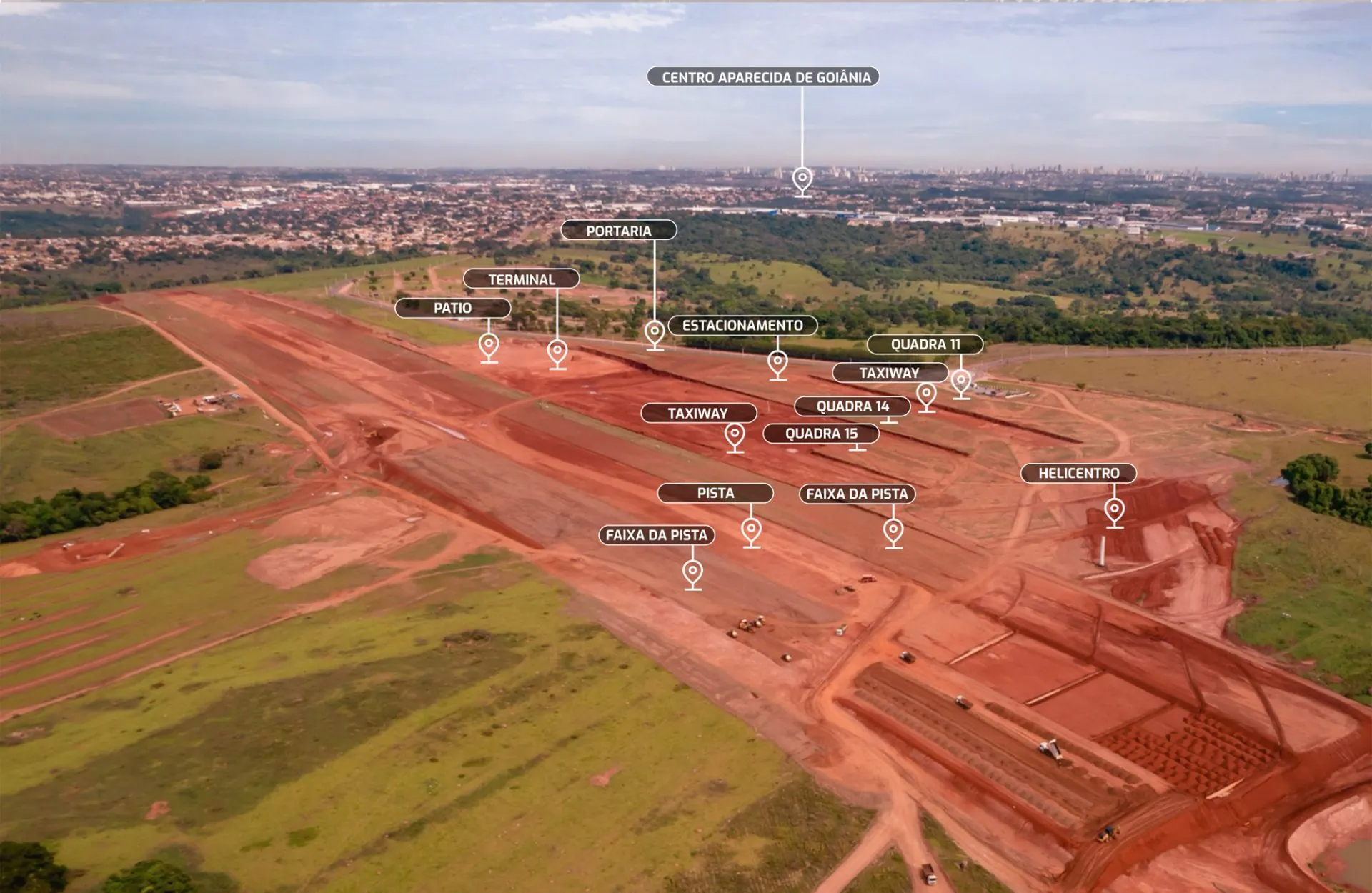 Vista aérea da obra do Antares com pista, pátio e terminal identificados